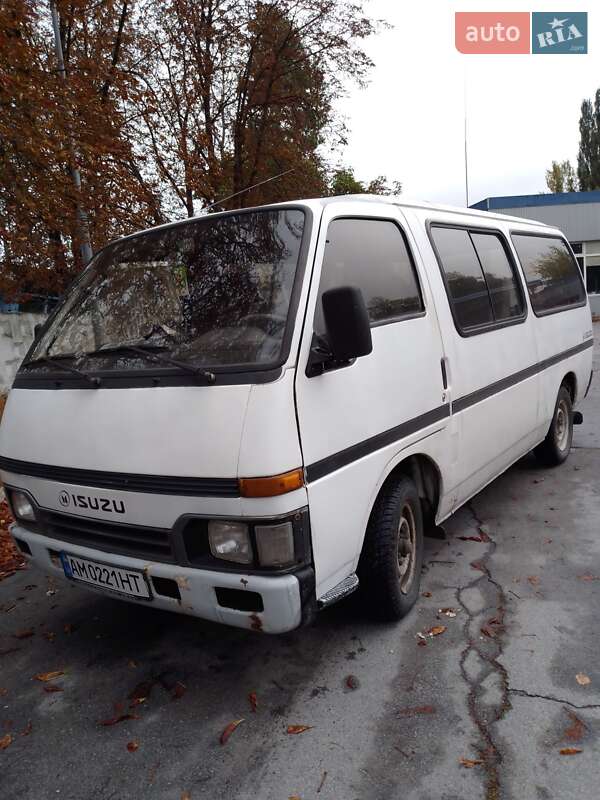 Минивэн Isuzu Midi 1991 в Житомире