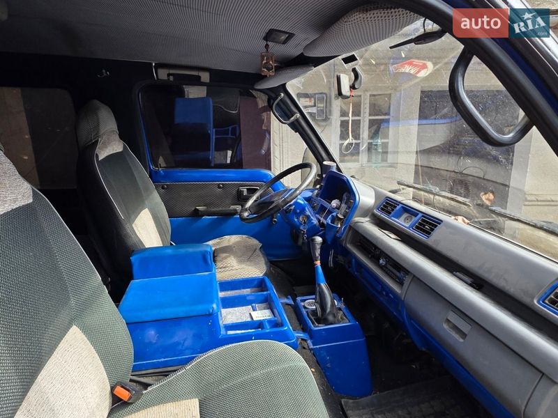 Грузопассажирский фургон Isuzu Midi 1991 в Хмельницком