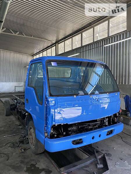 Тентованый Isuzu NQR 2010 в Черкассах