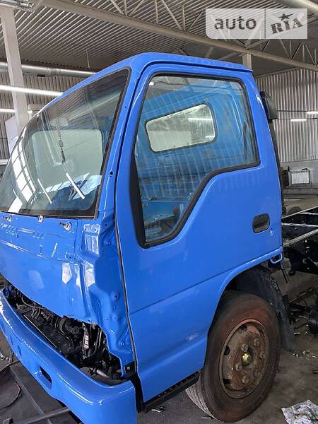 Тентованый Isuzu NQR 2010 в Черкассах