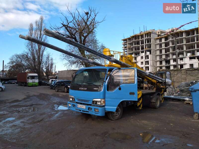 Isuzu NQR 2008