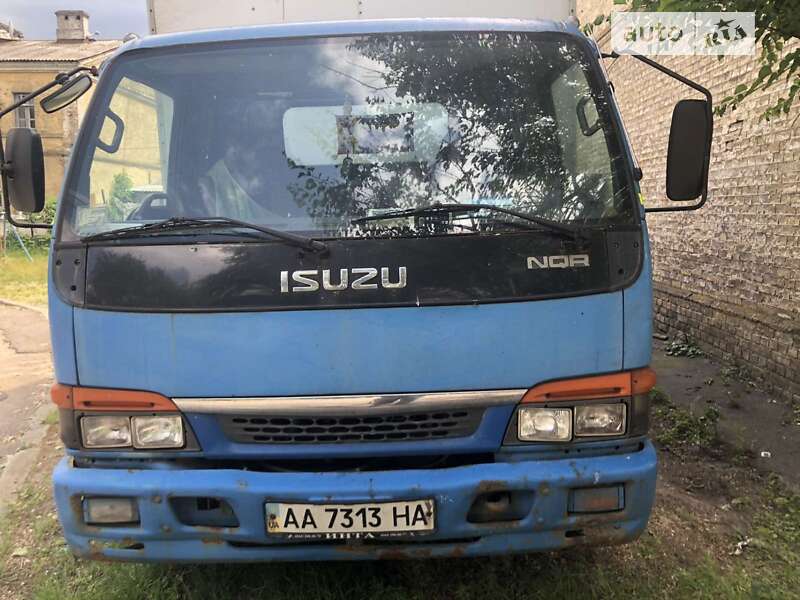 Грузовой фургон Isuzu NQR 2006 в Киеве