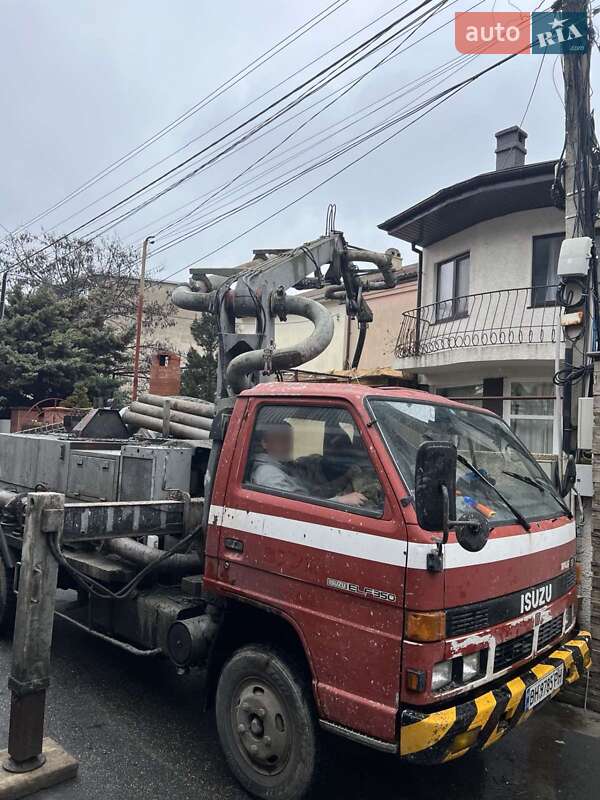 Бетононасос Isuzu NQR 1997 в Одессе