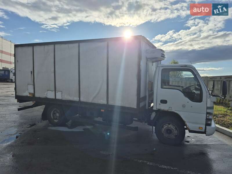 Грузовой фургон Isuzu NQR 2008 в Киеве