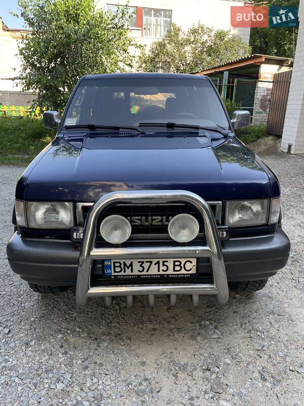 Позашляховик / Кросовер Isuzu Trooper 1996 в Сумах