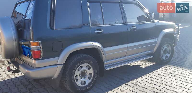 Внедорожник / Кроссовер Isuzu Trooper 1995 в Черновцах