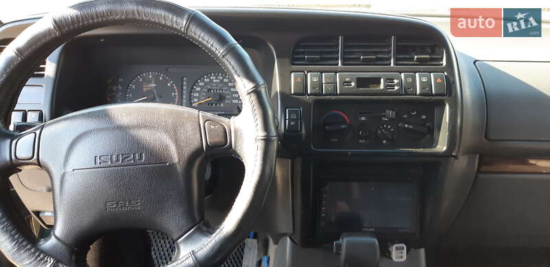 Внедорожник / Кроссовер Isuzu Trooper 1995 в Черновцах