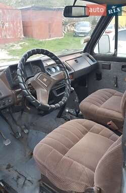 Внедорожник / Кроссовер Isuzu Trooper 1984 в 
