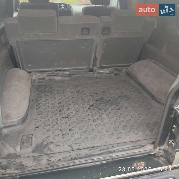 Внедорожник / Кроссовер Isuzu Trooper 2000 в Дубровице