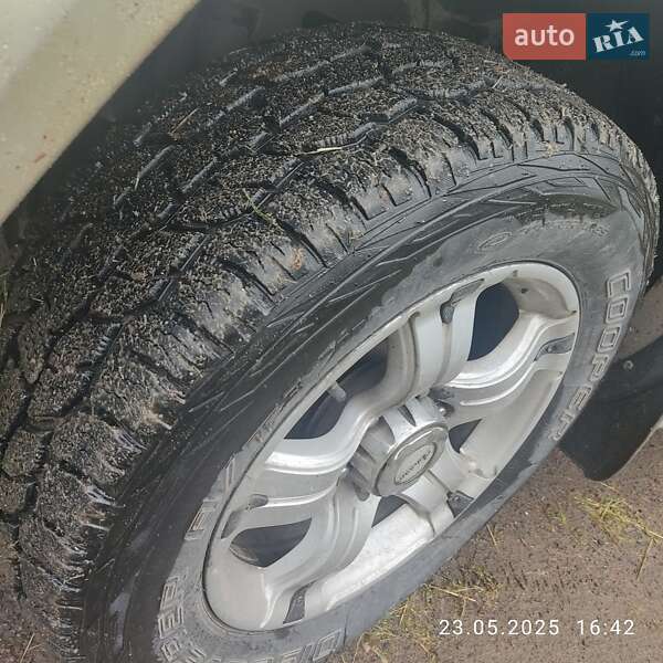 Внедорожник / Кроссовер Isuzu Trooper 2000 в Дубровице