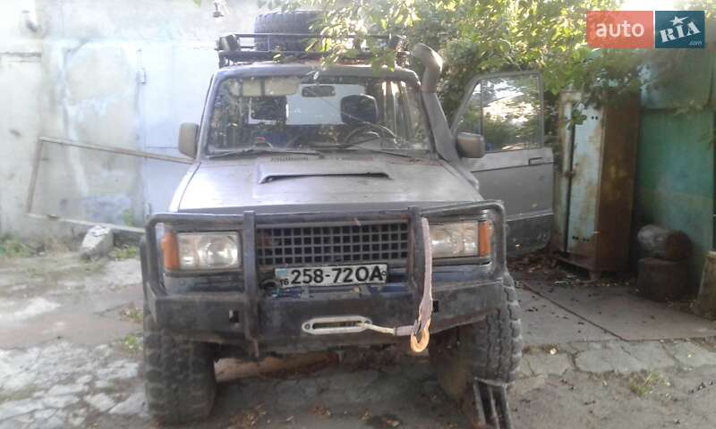 Внедорожник / Кроссовер Isuzu Trooper 1988 в 