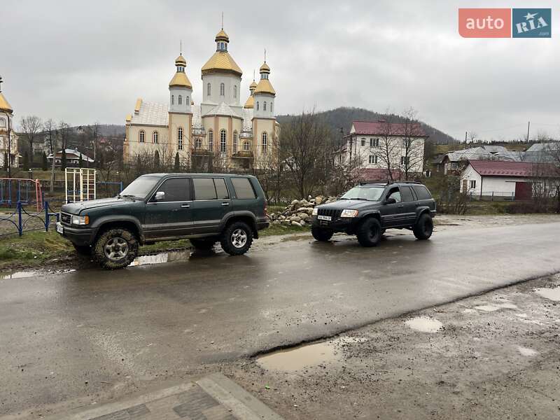 Позашляховик / Кросовер Isuzu Trooper 1996 в Надвірній