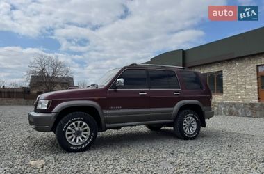 Позашляховик / Кросовер Isuzu Trooper 2001 в Чернівцях
