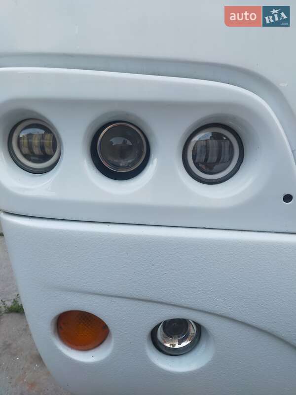 Туристический / Междугородний автобус Isuzu Turquoise 2004 в Киеве