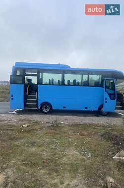 Туристический / Междугородний автобус Isuzu Turquoise 2005 в 
