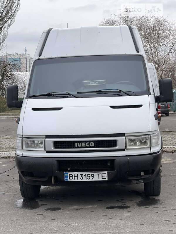 Грузовой фургон Iveco 35C13 2002 в Черноморске