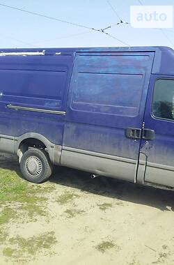 Грузопассажирский фургон Iveco 35S13 2001 в Киеве