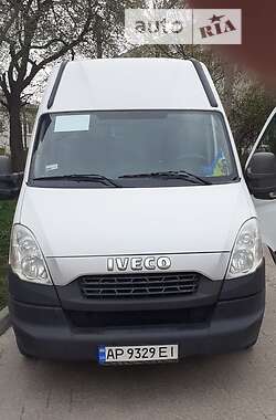 Грузовой фургон Iveco 35S13 2014 в Запорожье