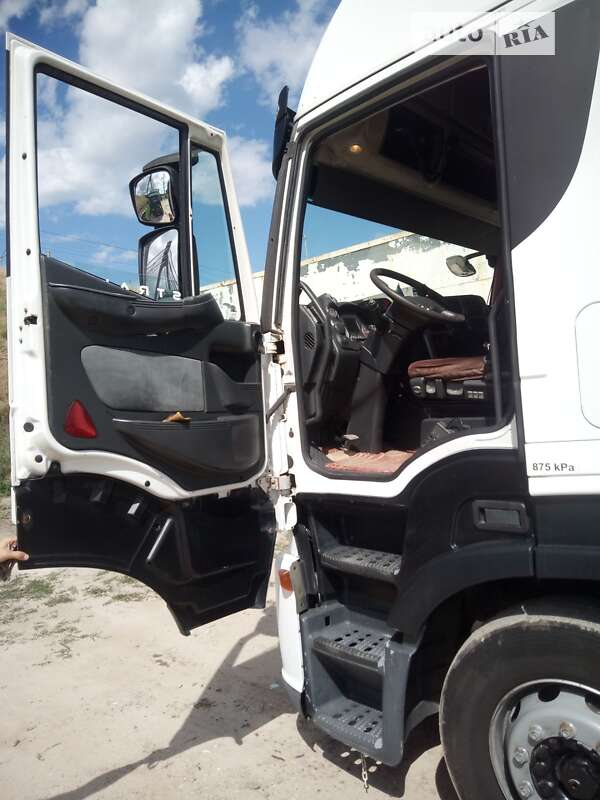 Тягач Iveco 2009 в Києві
