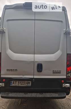 Вантажний фургон Iveco Daily груз. 2016 в Черкасах