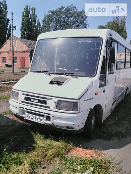 Приміський автобус Iveco Daily пасс. 2000 в Полтаві