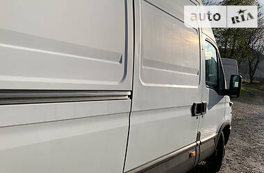 Грузовой фургон Iveco Daily 2006 в 