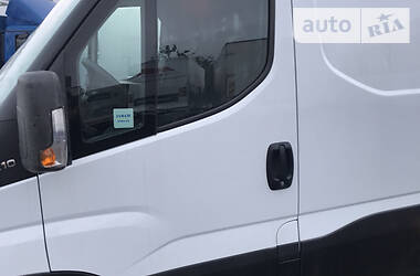 Грузовой фургон Iveco Daily 2016 в 