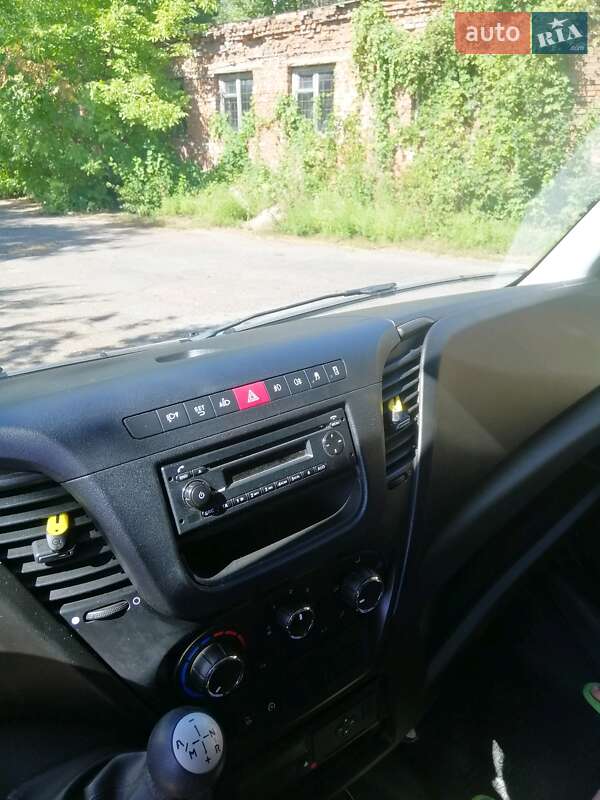 Вантажний фургон Iveco Daily 2016 в Чернігові