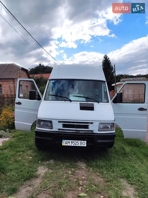 Микроавтобус Iveco Daily 1999 в 