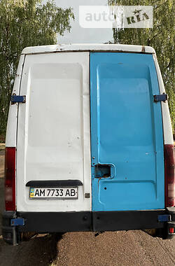Грузовой фургон Iveco Daily 2004 в 