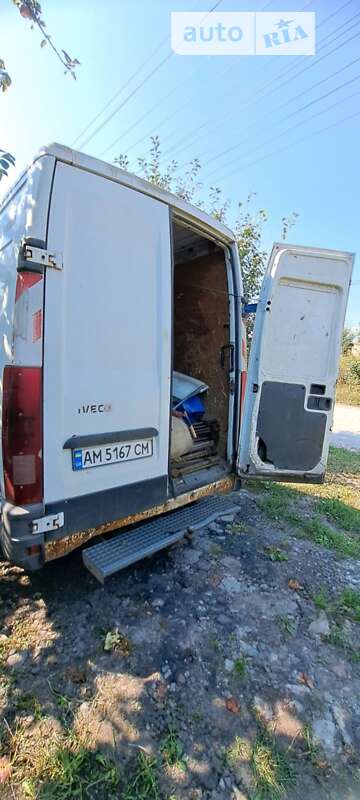 Мікроавтобус Iveco Daily 2004 в Романіву фото 6 Мікроавтобус Iveco Daily 2004 в Романіву