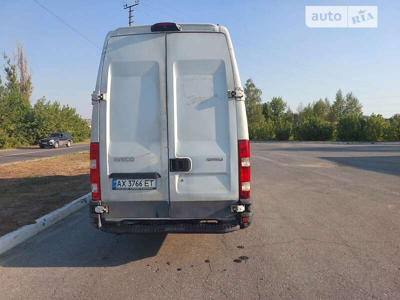 Грузовой фургон Iveco Daily 2012 в Изюме