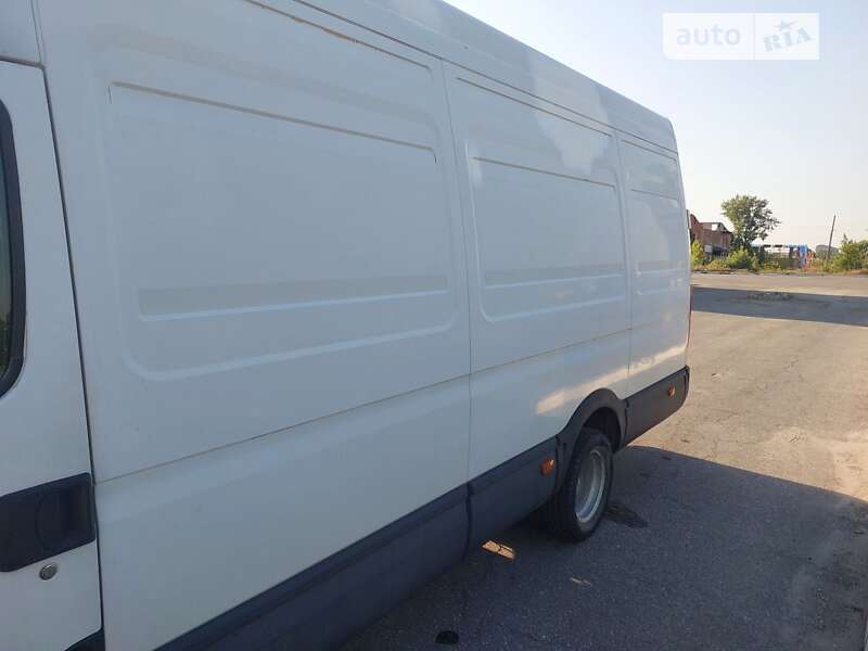 Грузовой фургон Iveco Daily 2012 в Изюме