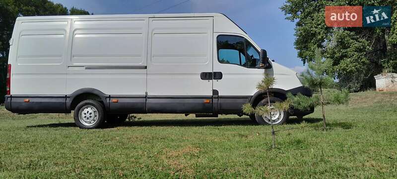 Грузовой фургон Iveco Daily 2013 в Ромнах