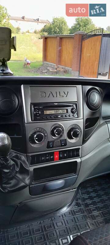 Грузовой фургон Iveco Daily 2013 в Ромнах