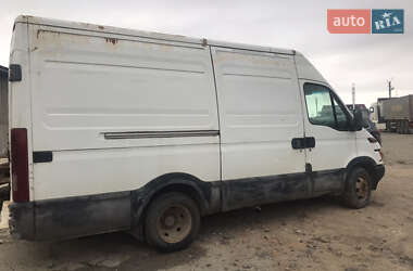 Грузовой фургон Iveco Daily 2000 в 
