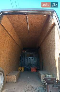 Грузовой фургон Iveco Daily 2000 в 
