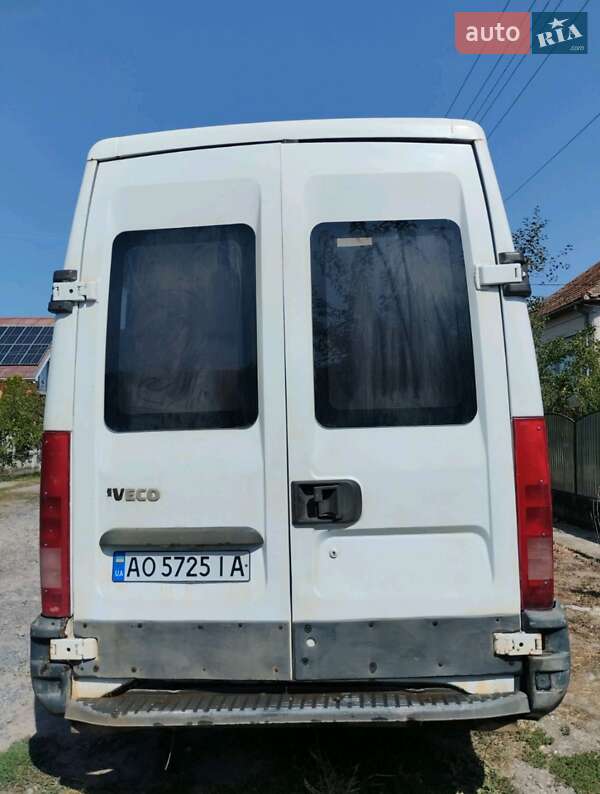 Мікроавтобус Iveco Daily 2000 в Мукачевому