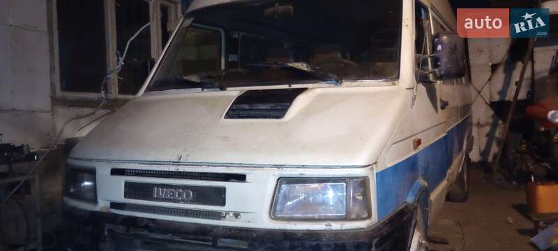 Микроавтобус Iveco Daily 1998 в Николаеве фото Микроавтобус Iveco Daily 1998 в Николаеве