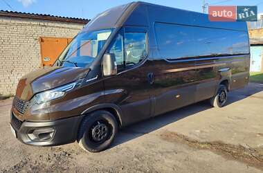 Грузовой фургон Iveco Daily 2021 в 