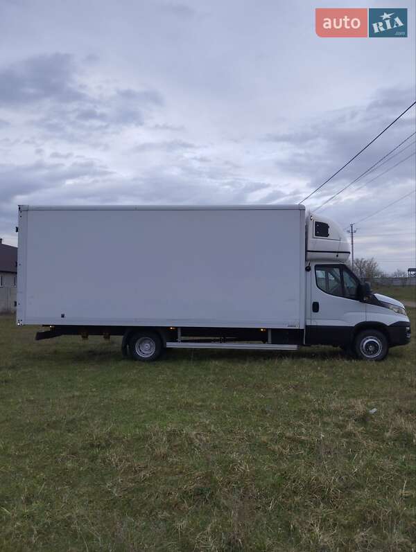 Грузовой фургон Iveco Daily 2016 в 