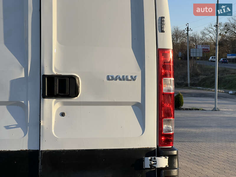 Грузовой фургон Iveco Daily 2012 в Львове