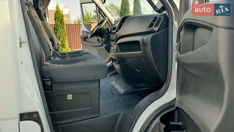 Грузовой фургон Iveco Daily 2015 в Киеве