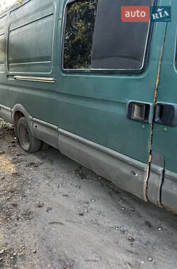 Вантажний фургон Iveco Daily 2005 в 