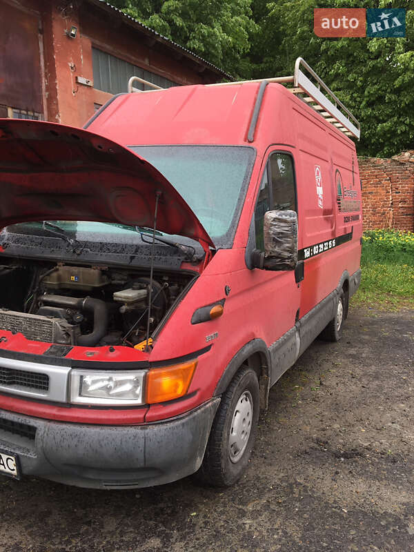 Грузовой фургон Iveco Daily 2000 в Радехове