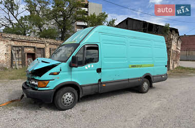 Грузовой фургон Iveco Daily 2000 в 
