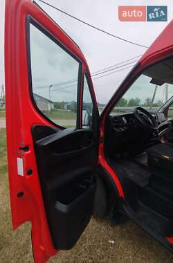 Грузовой фургон Iveco Daily 2016 в 