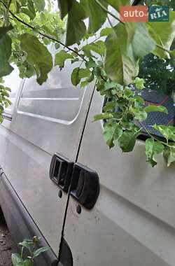 Вантажний фургон Iveco Daily 2005 в 