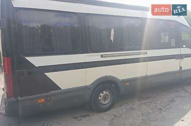 Микроавтобус Iveco Daily 2000 в 