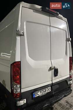 Грузопассажирский фургон Iveco Daily 2018 в 